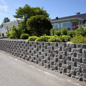 Megastone Rundhugget Grå mur forstøtningsmur Støttemur